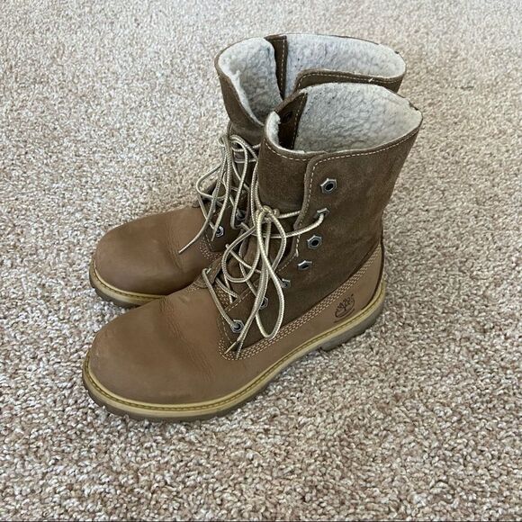 Timberland Women’s Taupe Teddy Fleece Boot - Picture 2 of 8